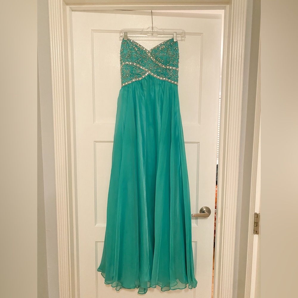 Beautiful Teal Formal Dress